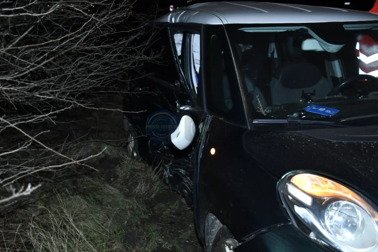2 biler kører sammen på Rute 26 mellem Sabro og Lading. 2 Ambulancer, brandvæsen og politi var på stedet. Meldingen lød på "fastklemte"